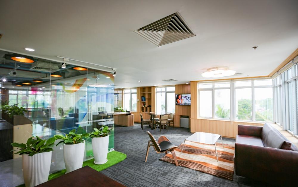 Thiết kế văn phòng tập trung vào việc lấy ánh sáng tự nhiên từ bên ngoài vào Thiết kế văn phòng