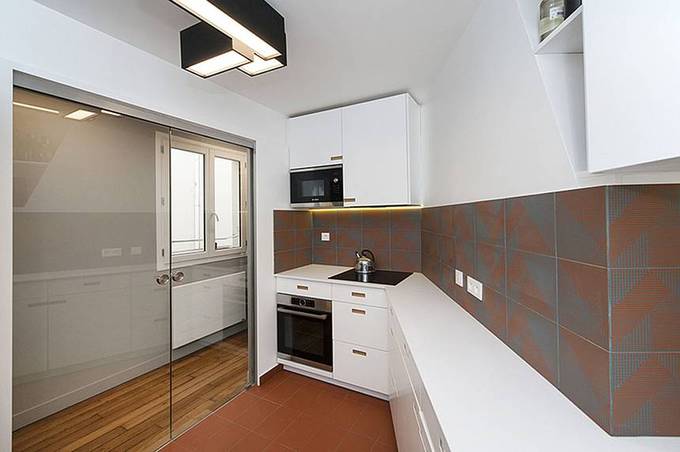 Khu bếp nằm ở góc méo của căn hộ phòng bếp đẹp