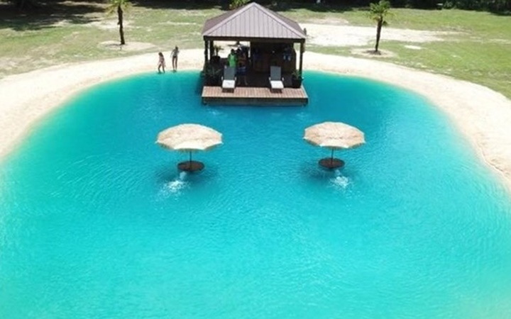 Bạn hoàn toàn có thể mang cả bãi biển thơ mộng về sân sau của ngôi nhà 20181219084808-1fde.jpg