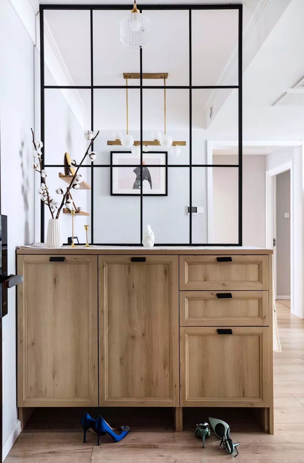 Tủ đựng đồ kiêm vách ngăn. tủ đựng đồ