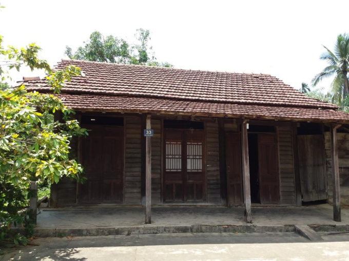 Cần Bán Xác nhà gỗ cũ 3 gian Gỗ Căm Xe Giá 60tr