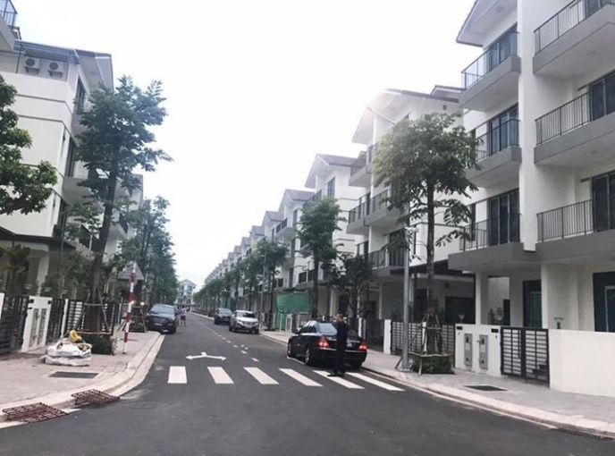 Biệt thự song lập Vinhomes Thăng Long - 1