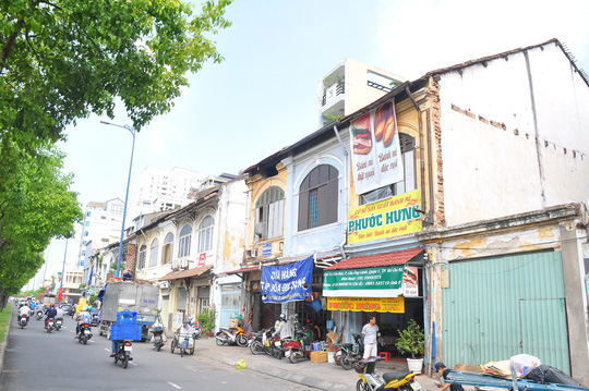 Nhà cổ ở Tp.HCM: chờ sập mới cho sửa? nhà cổ Tp.HCM