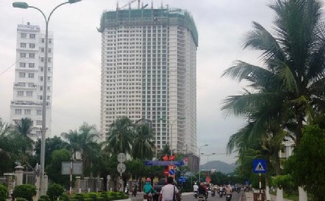 UBND tỉnh Khánh Hòa: chặn xe chở vật liệu vào công trình của Mường Thanh Mường Thanh xây vượt trần công trình