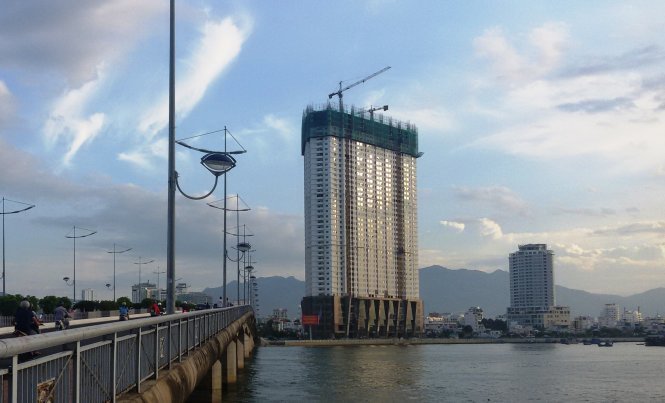 công trình vượt trần