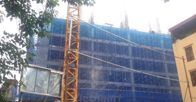 Hà Nội: Tạm đình chỉ công trình bị sập giàn giáo khiến 2 người tử vong Đình chỉ công trình sập giàn giáo