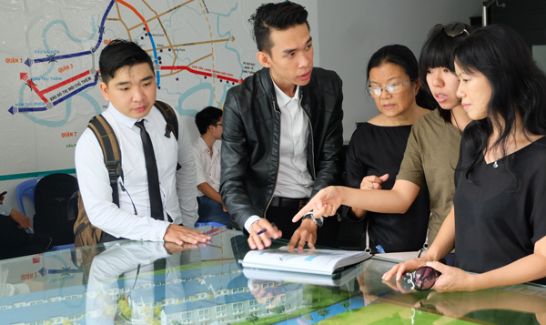 BĐS cuối năm: Có nên chờ giá giảm mới "xuống tiền"?  BĐS cuối năm