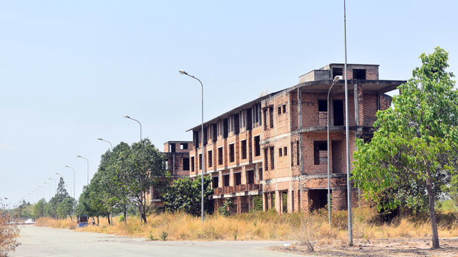 mua nhà rồi bỏ hoang