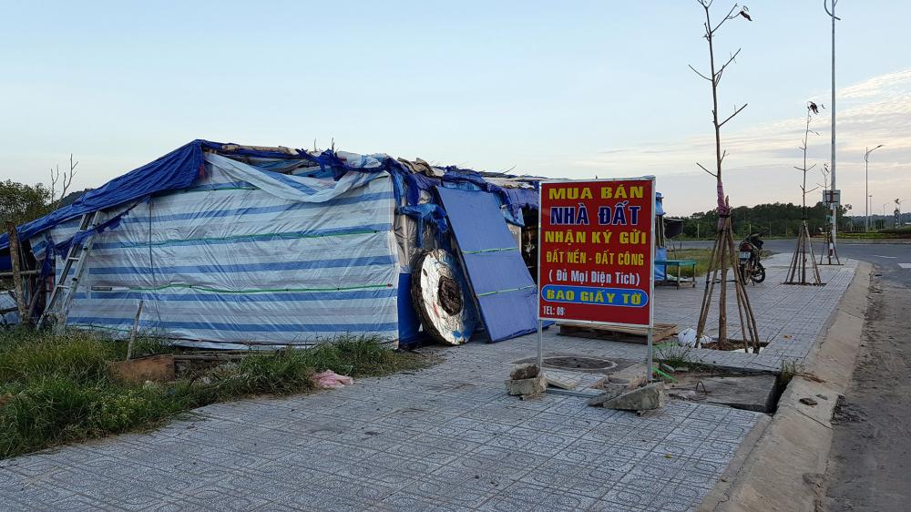 Văn phòng môi giới nhà đất mọc lên nhan nhản Văn phòng môi giới nhà đất