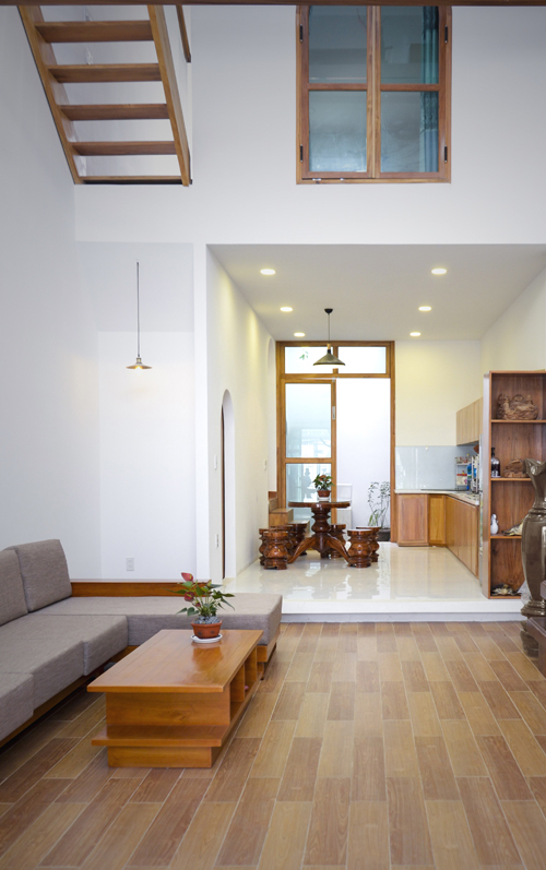 Ngôi nhà 3 tầng có vẻ ngoài như tổ kén trắng