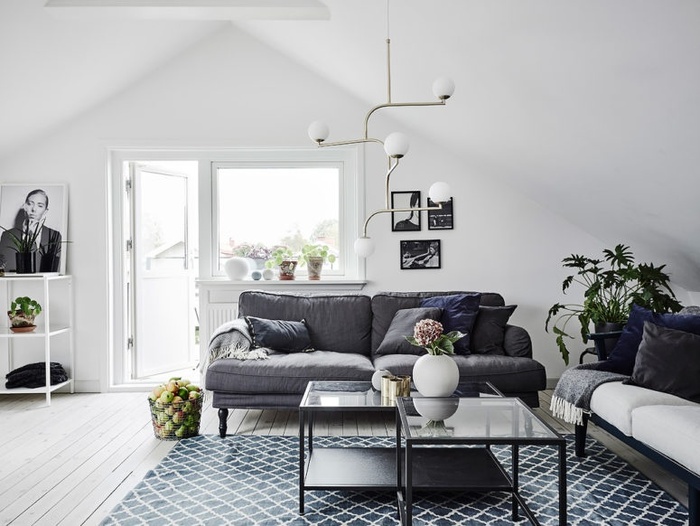 Phòng khách sinh động hơn nhờ bình hoa và cây xanh phòng khách ấn tượng