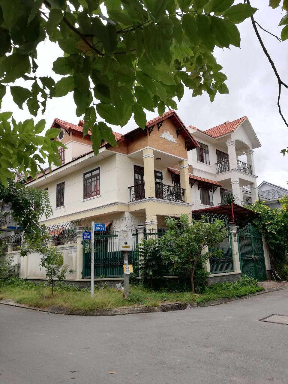 🤓  Cho thuê biệt thự làm văn phòng hoặc bán, đường 15 quận 2, khu đô thị an phú an khánh,