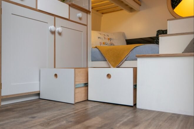 Biến xe cắm trại cũ thành căn nhà di động tiện nghi