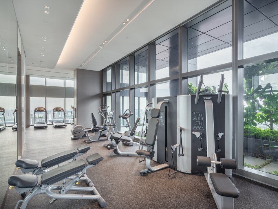 …phòng tập gym… phòng tập gym