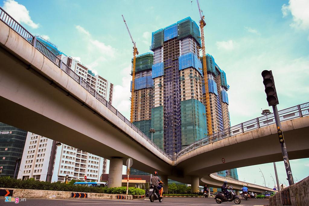 Việc bị siết vốn tín dụng ngân hàng khiến các doanh nghiệp bất động sản phải tìm vốn qua kênh trái phiếu. Ảnh minh họa: Quỳnh Danh trái phiếu bất động sản