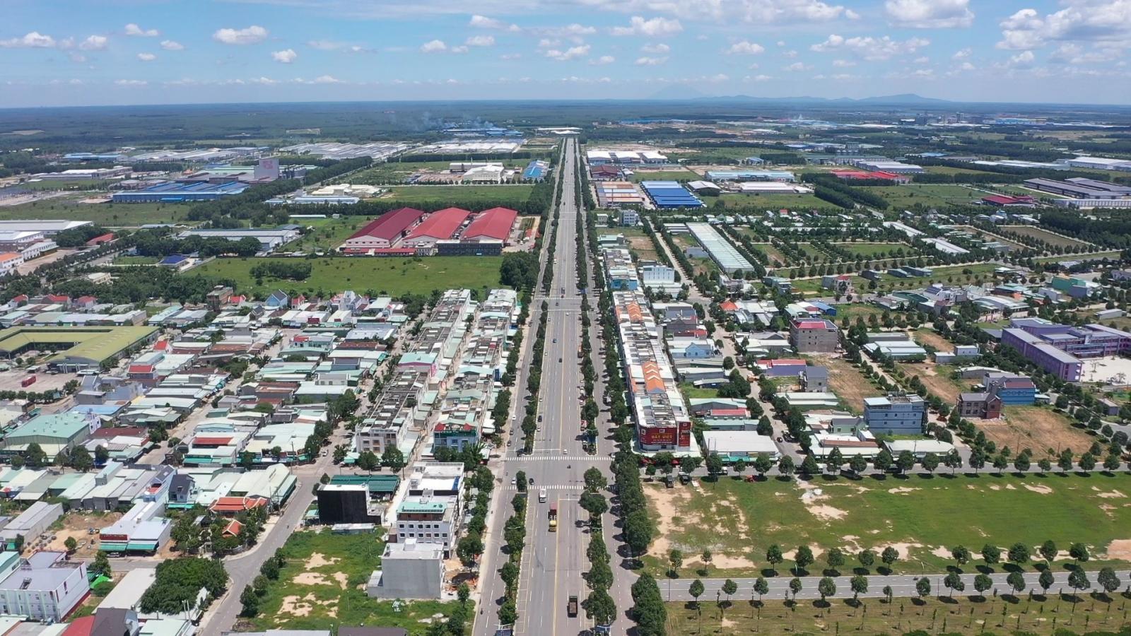 thành phố có nhiều nhà ở và đường cao tốc