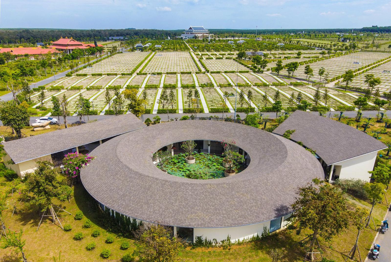 Một góc hoa viên Sala Garden