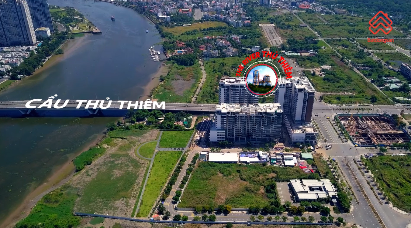 Vị trí dự án The River Thủ Thiêm Quận 2 nằm ngay chân cầu Thủ Thiêm 1, cách bờ sông chỉ khoảng 90m Vị trí dự án The River Thủ Thiêm Quận 2 nằm ngay chân cầu Thủ Thiêm 1, cách bờ sông chỉ khoảng 90m