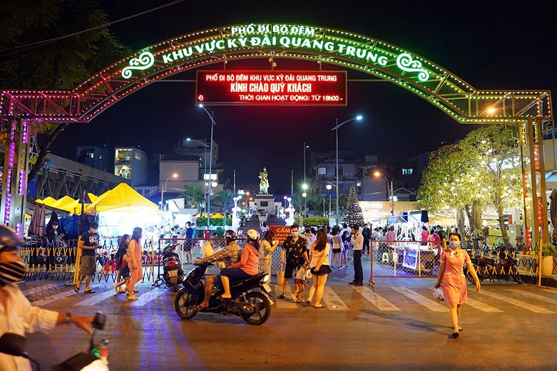 Phố đi bộ đêm khu vực kỳ đài Quài Trung Phố đi bộ đêm khu vực kỳ đài Quang Trung