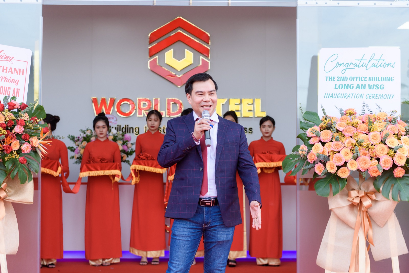 Ông Nguyễn Khánh Lâm - Chủ tịch HĐQT, Tổng giám đốc phát biểu tại buổi lễ. Ông Nguyễn Khánh Lâm - Chủ tịch HĐQT, Tổng giám đốc phát biểu tại buổi lễ.