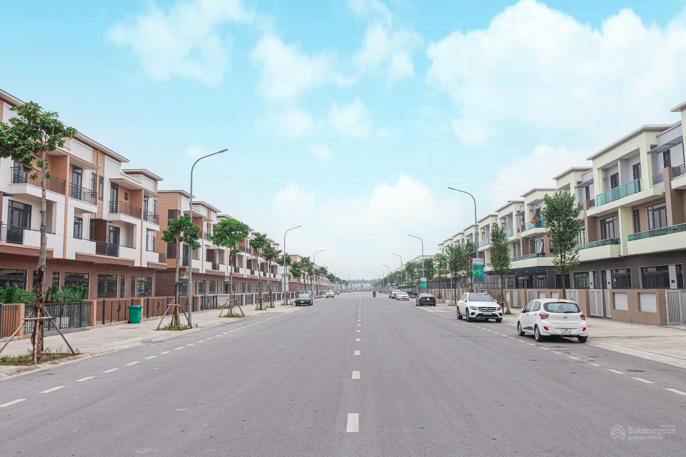 Cổng vào khu đô thị Centa City
