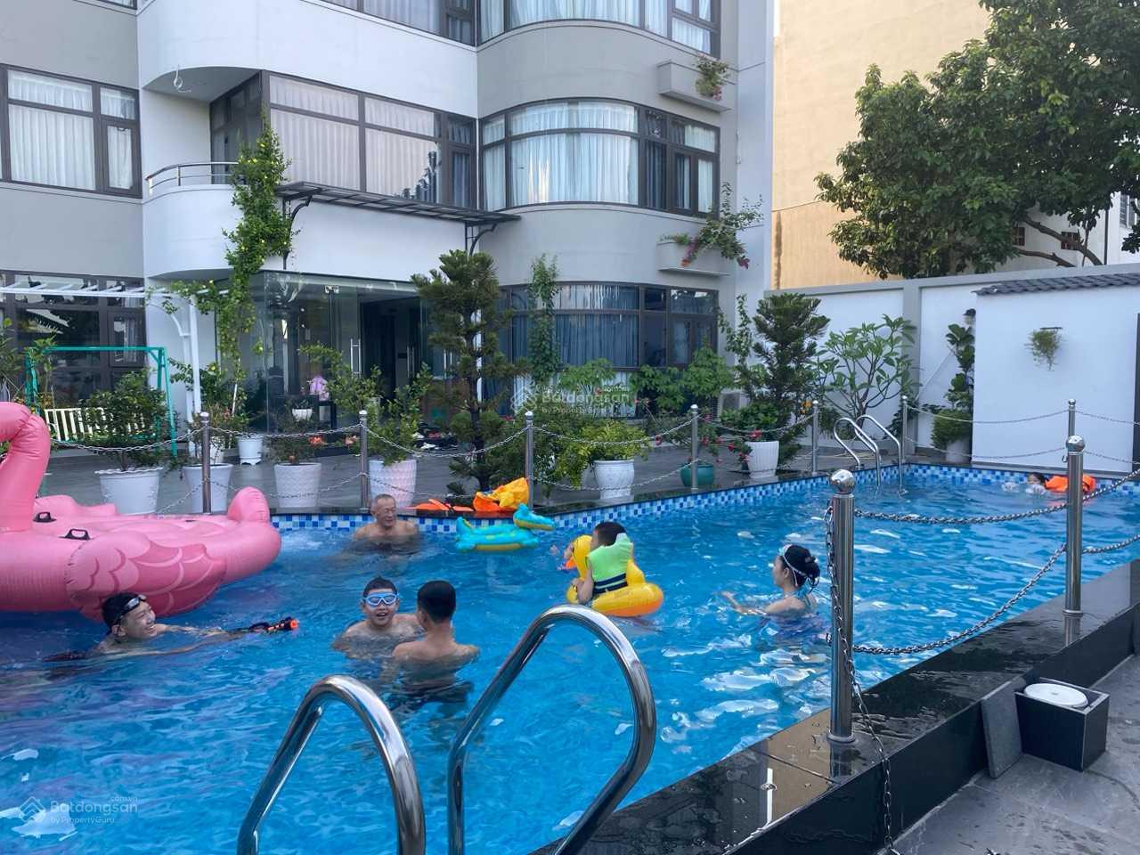 Không gian Căn hộ dịch vụ full nội thất 20m2 view hồ bơi, giá 4,2 tr/tháng