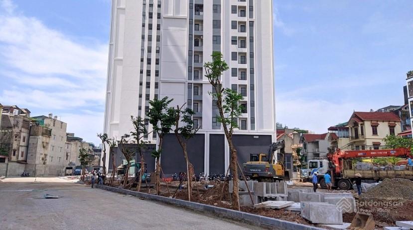 Hình ảnh thực tế lối đi bộ trong khuôn viên