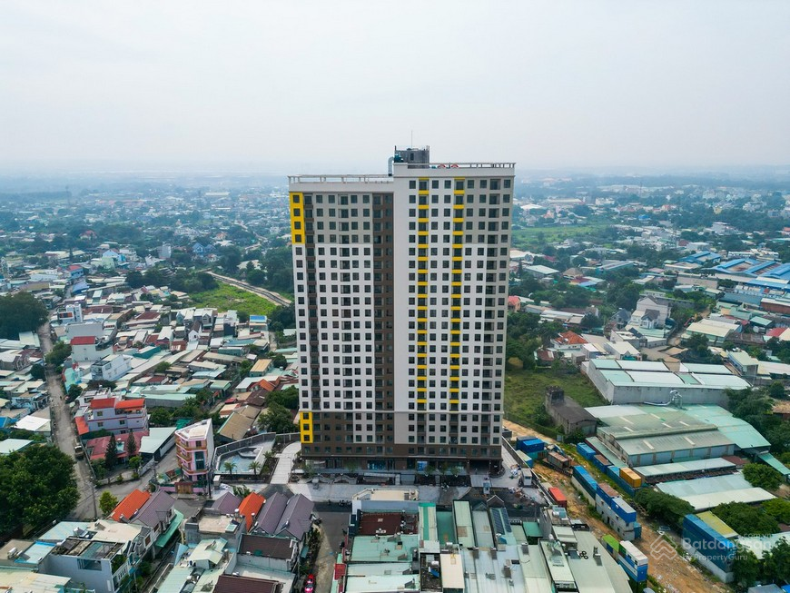 Hình ảnh thực tế mặt ngoài tòa nhà Bcons Bee