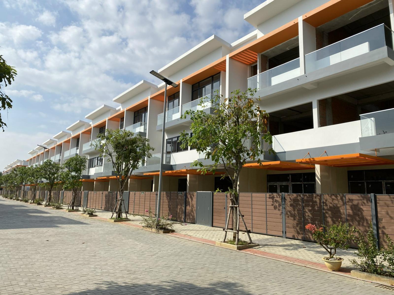 Phối cảnh hồ bơi và khu vực tiện ích nội khu