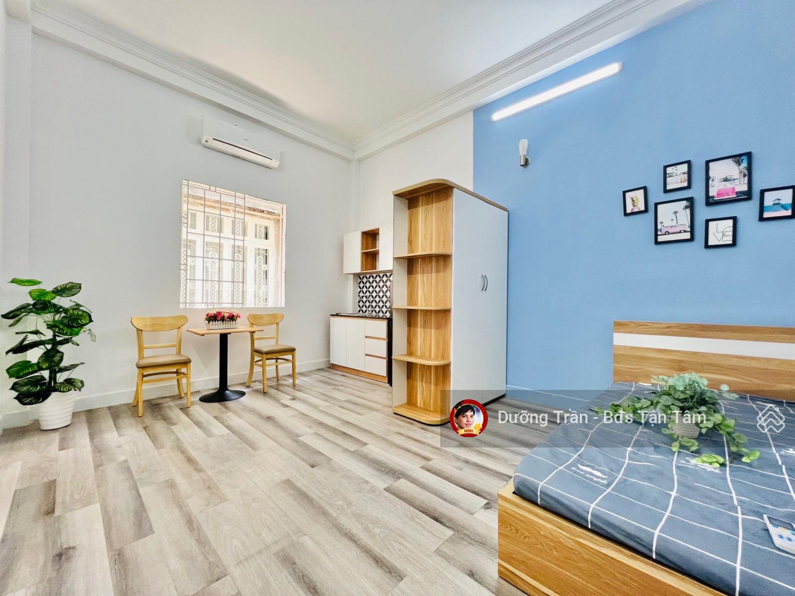 Không gian Căn hộ mới 39m2 ngay Ngã 4 Hàng Xanh full nội thất mặt tiền ô tô đậu trước nhà Q. BT
