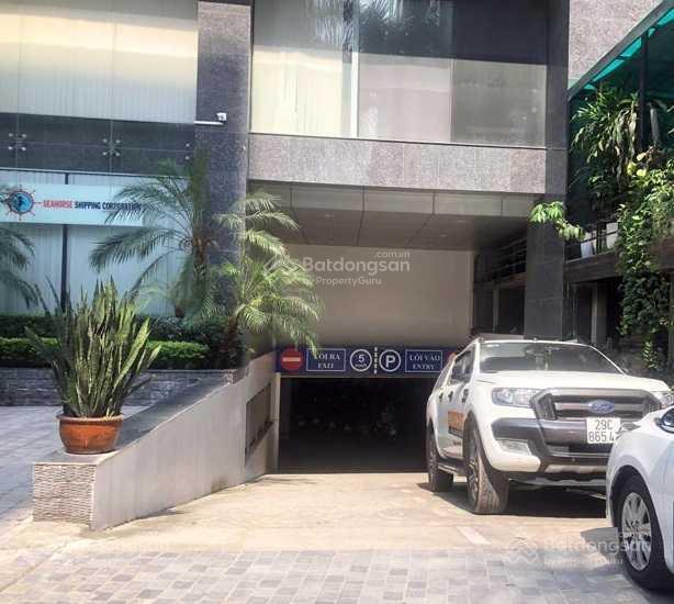 Khu vực hành lang và thang máy hiện đại