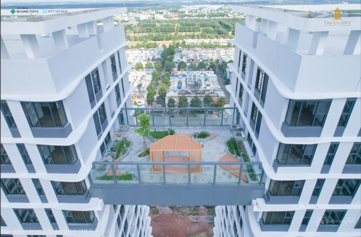 Cận cảnh mặt ngoài tòa nhà