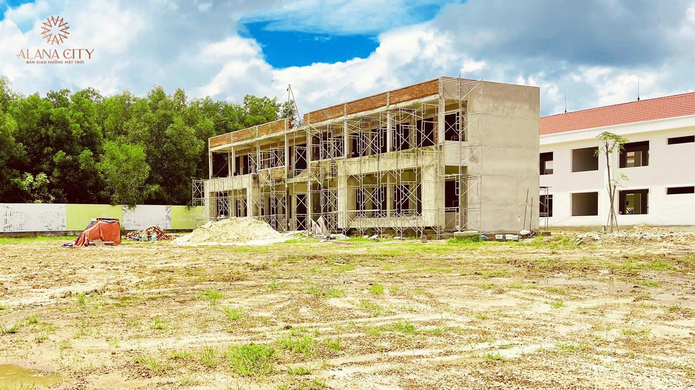 Khu vực cây xanh và vỉa hè