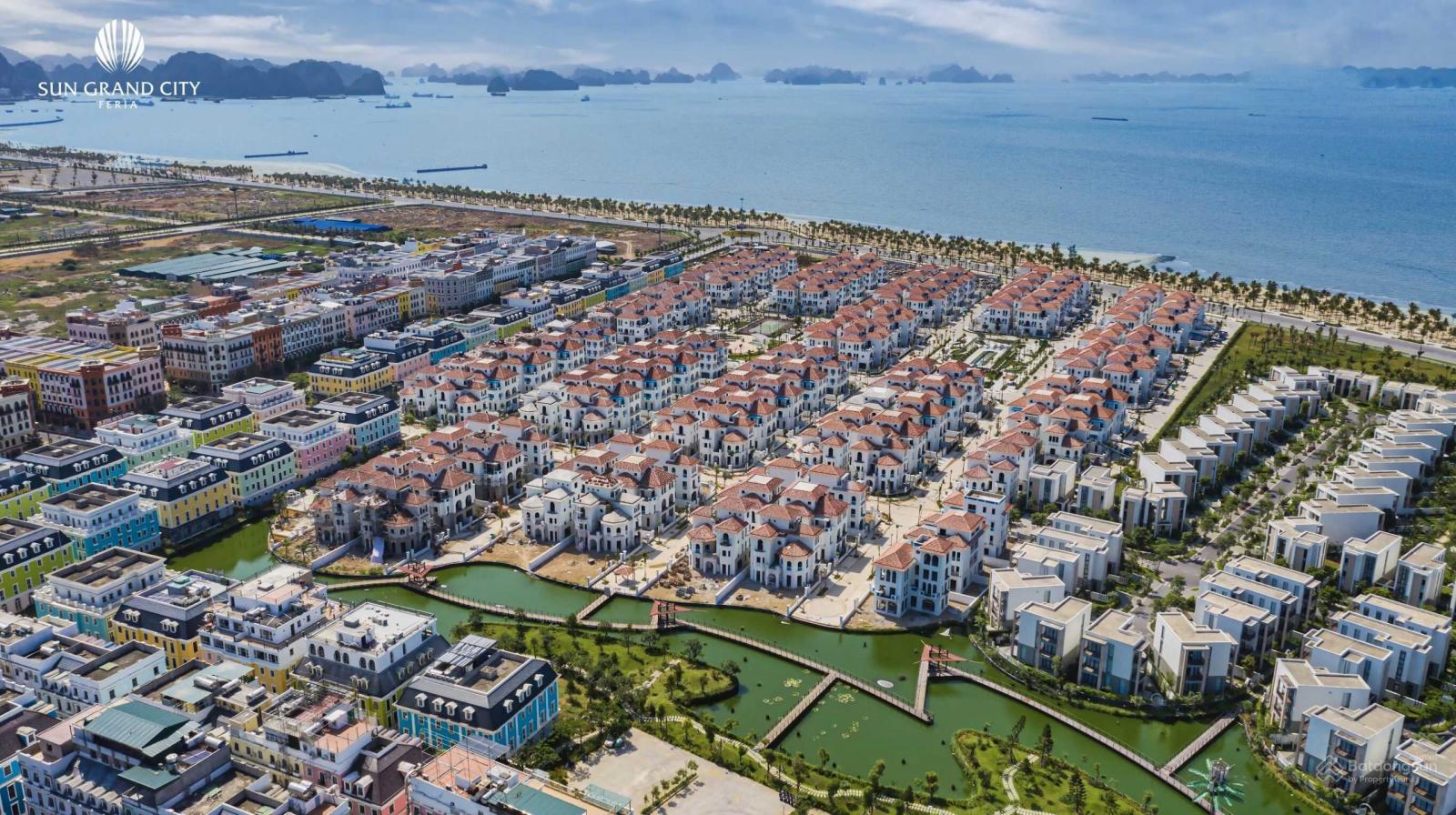 Cảnh quan hồ nước nhân tạo trong dự án