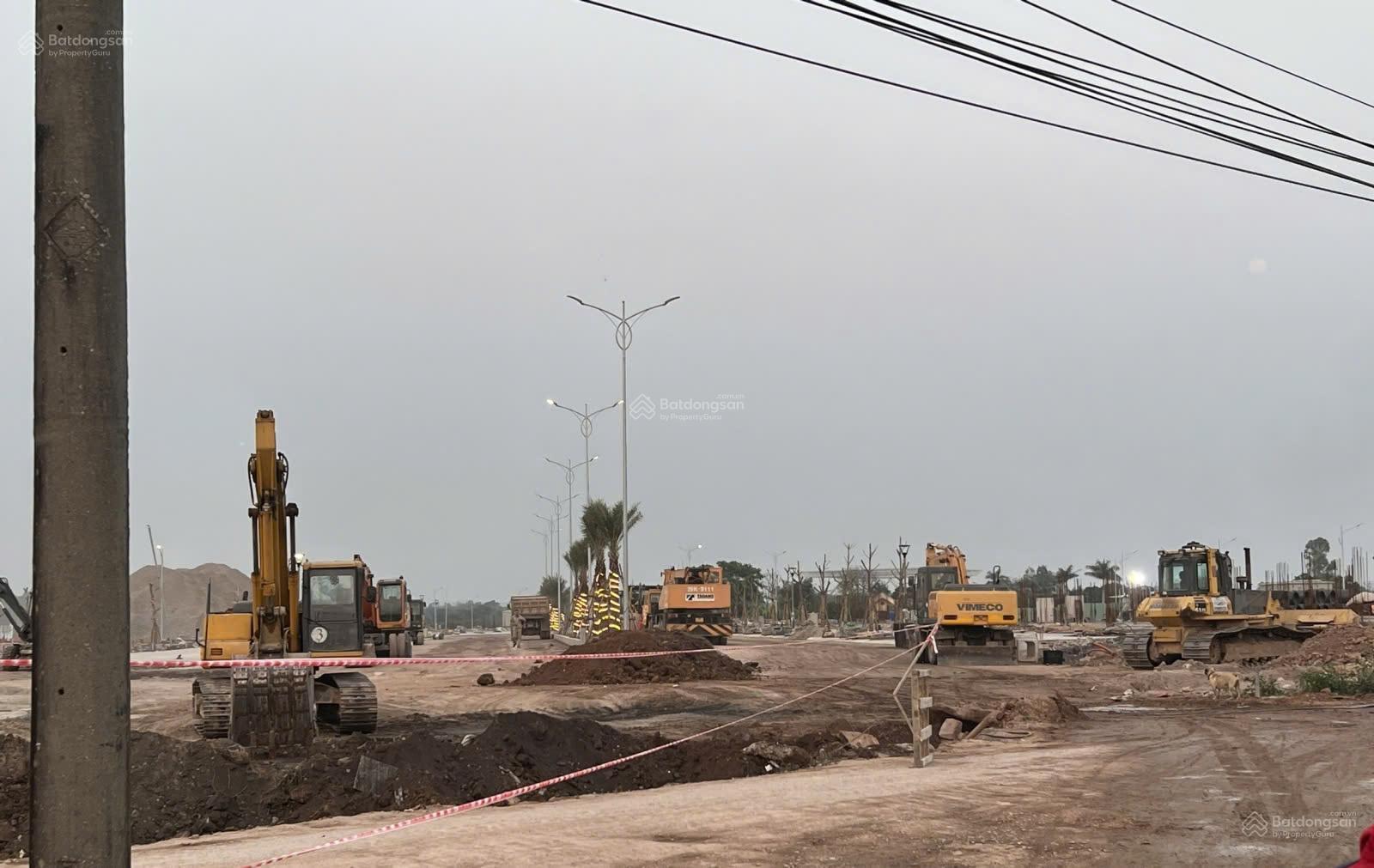 Cận cảnh một dãy nhà phố thương mại