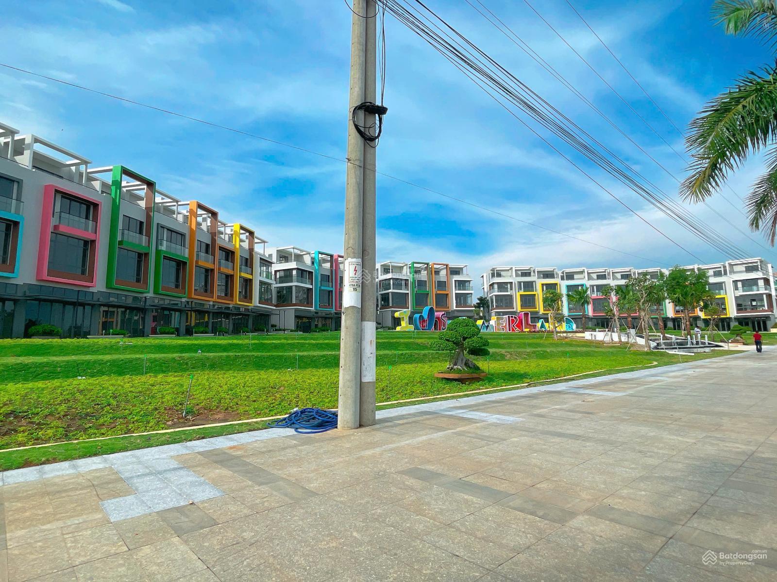 Khu phố shophouse sầm uất