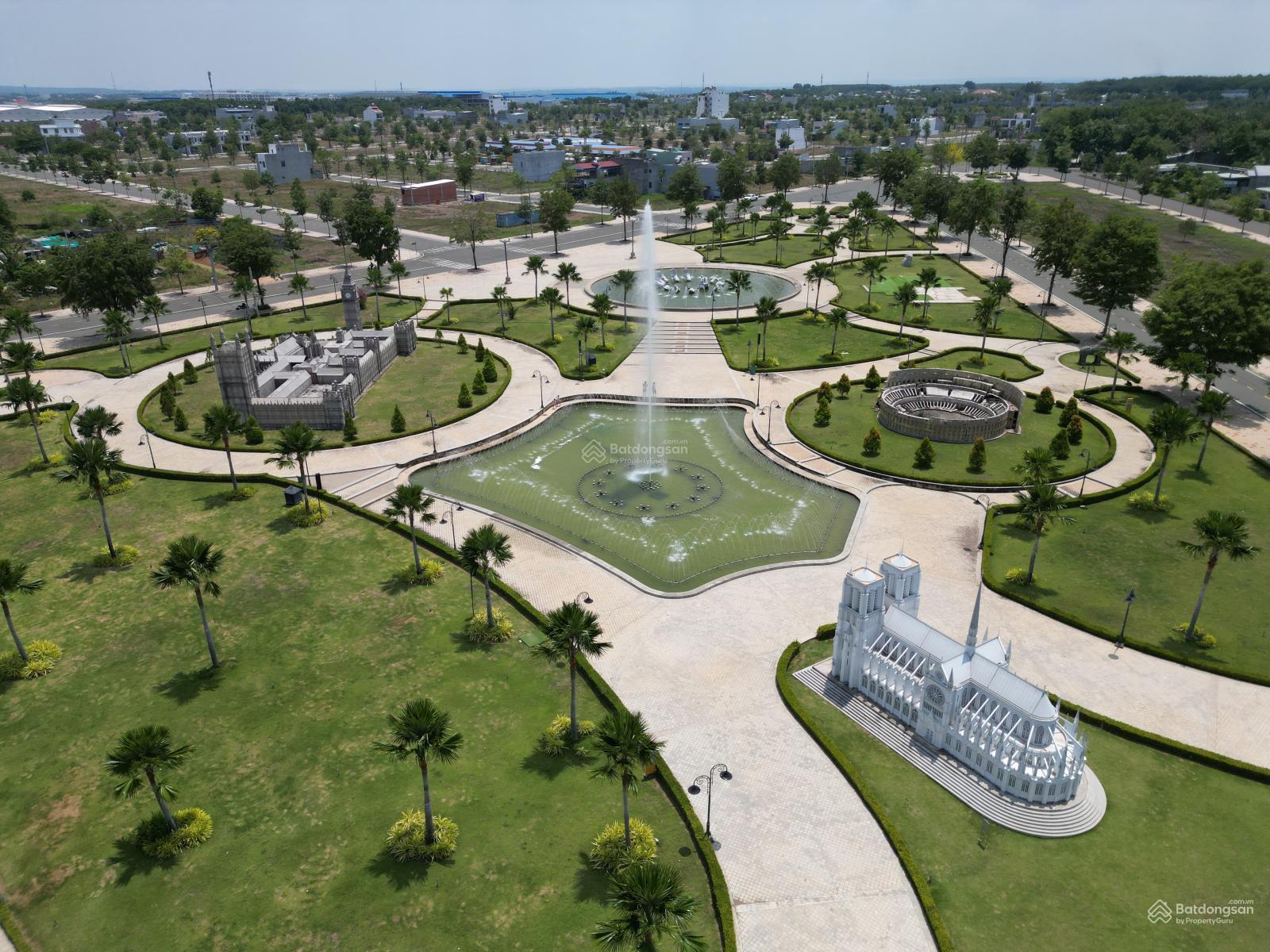 Nhà phố thương mại Golden Mile