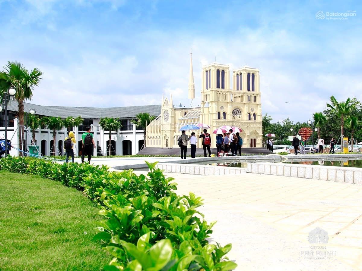 Nhà phố thương mại Golden Mile