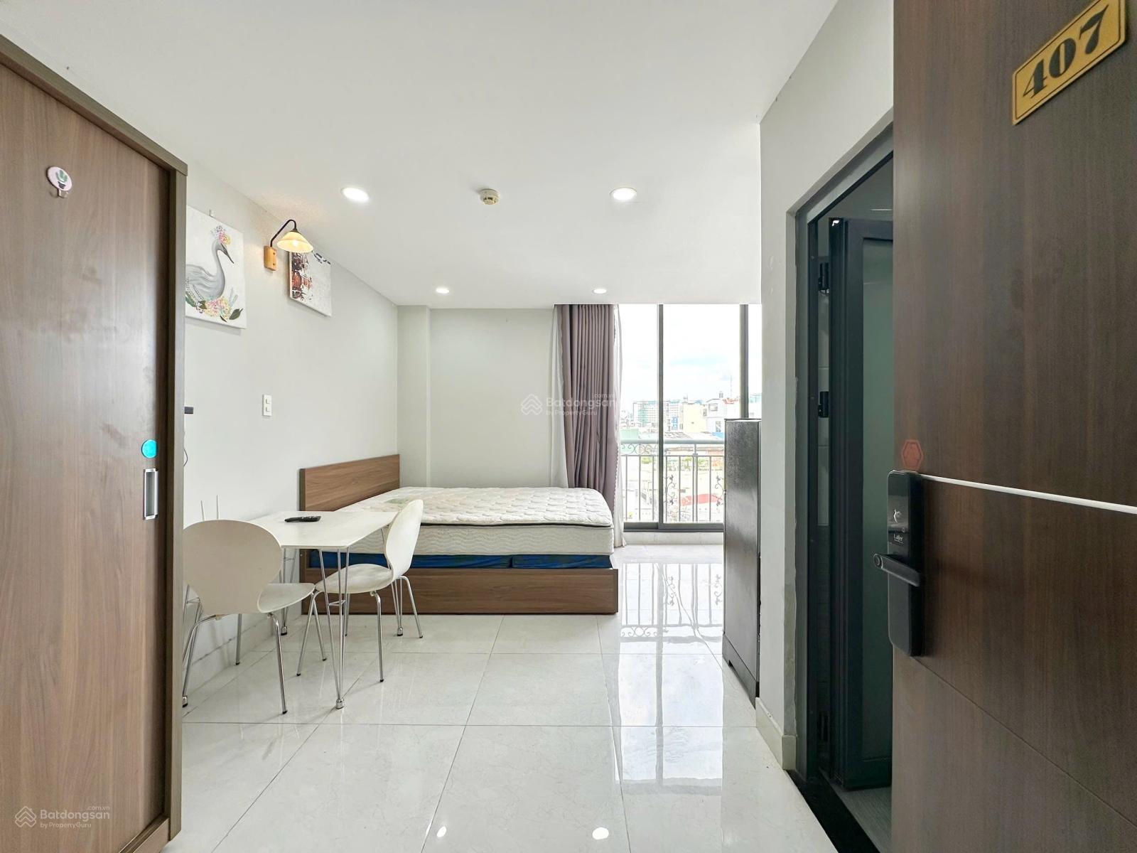 Không gian Cho thuê căn hộ chung cư studio ban công view TP, rộng 40m2, full nội thất, thang máy - hầm xe