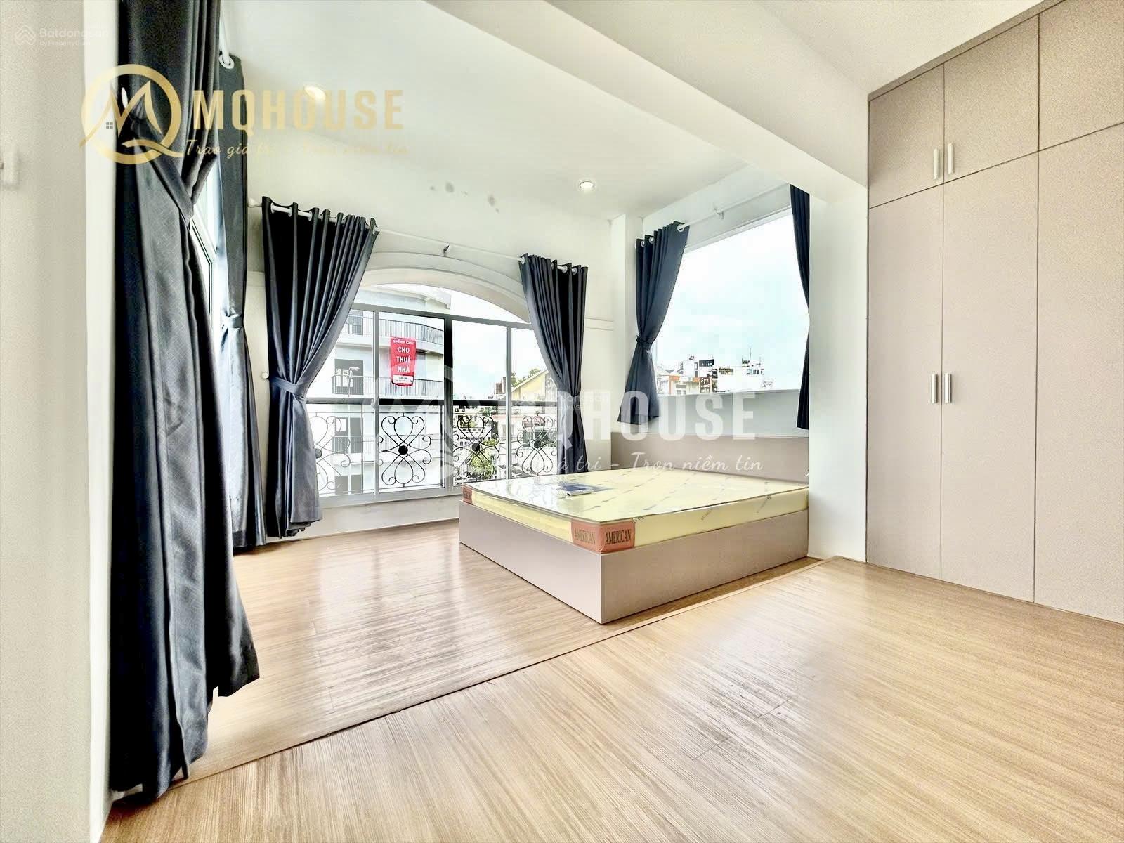Không gian Cho thuê căn hộ 2 phòng ngủ mới 100% có bancol - DT 70m2 - full nội thất ngay Cầu Bông