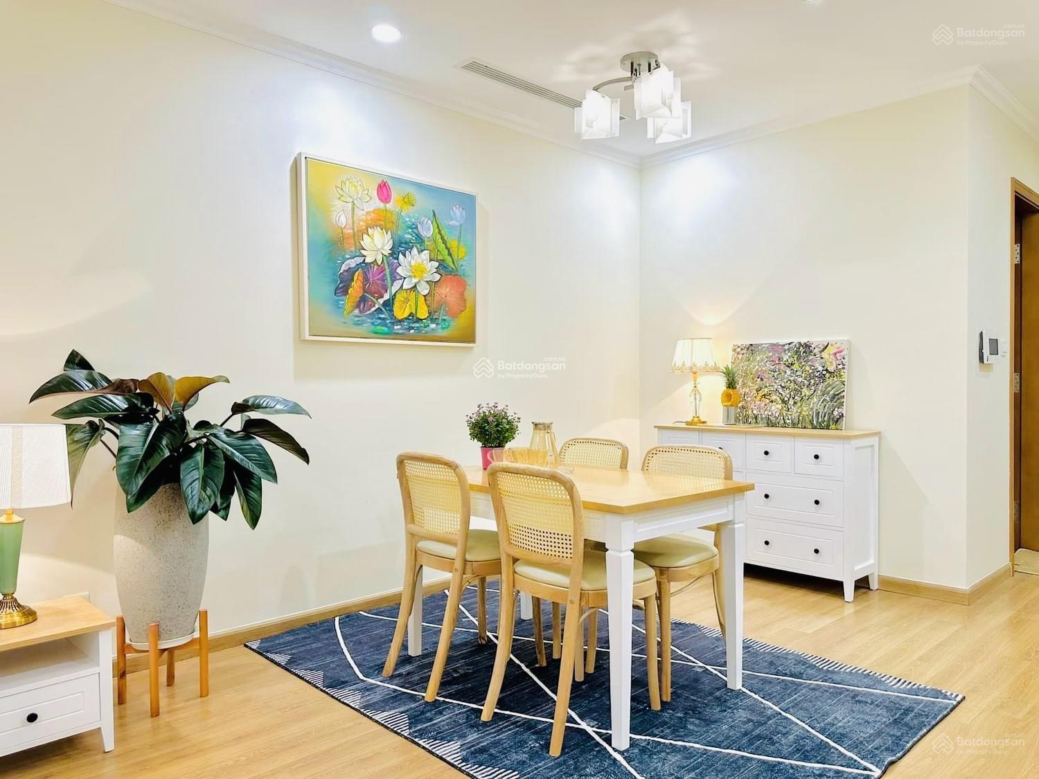 Không gian Cho thuê căn hộ Vinhomes Nguyễn Chí Thanh 1PN - 2PN - 3PN - 4PN, giá tốt, sẵn slot ô tô