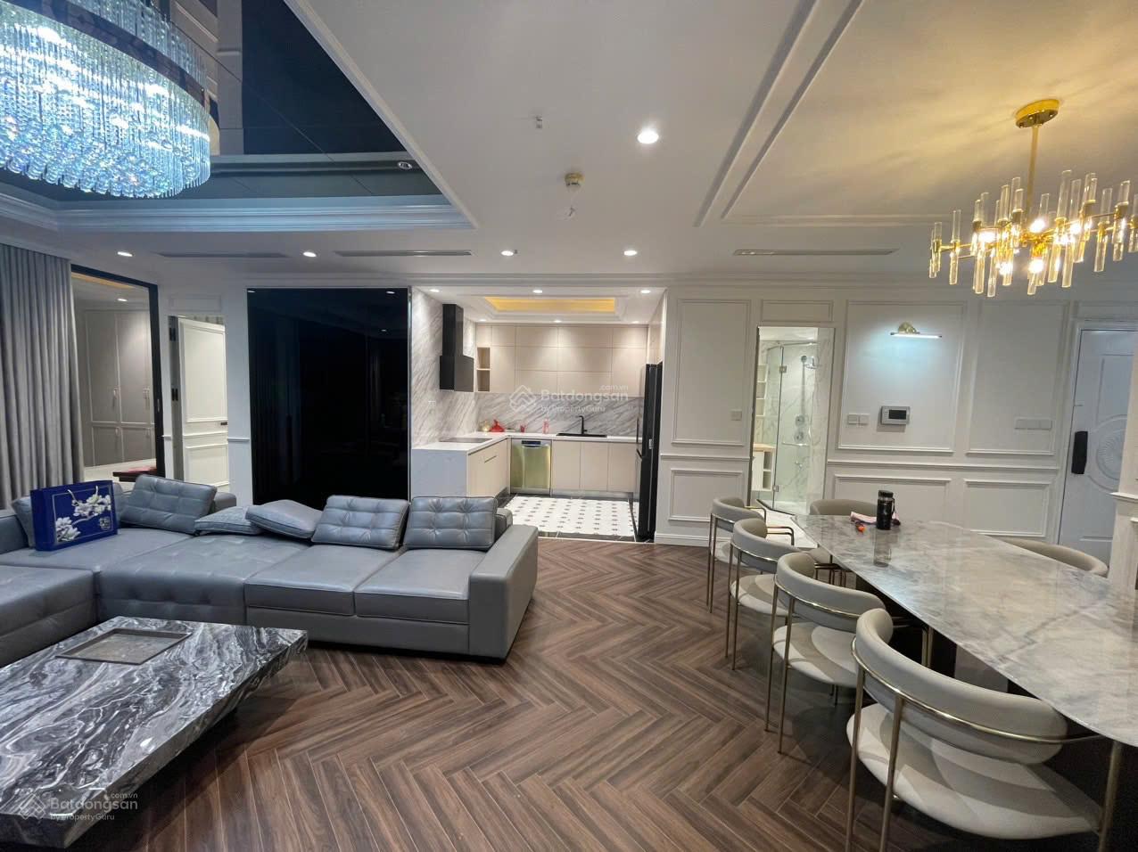 Không gian Cho thuê căn hộ 2 phòng ngủ full nội thất 124m2 R2 Vinhomes Royal City giá 19tr - Em Sơn Royal