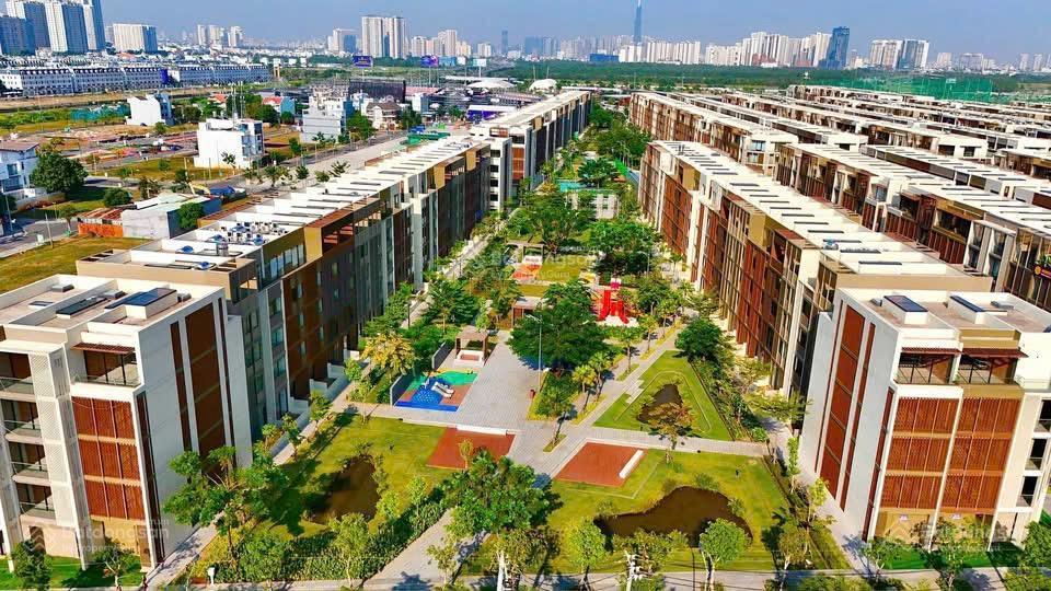 SOHO - The Global City