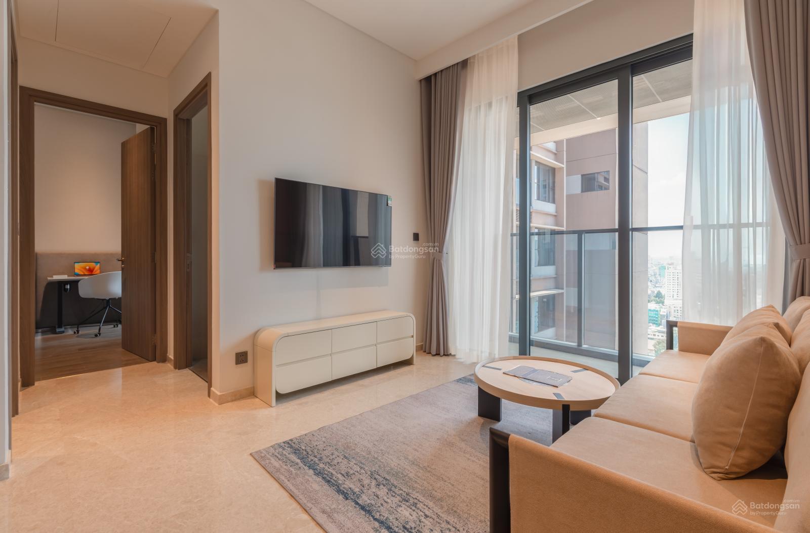 Không gian Căn hộ 3 phòng ngủ đầy đủ nội thất cho thuê, tầng cao, View Landmark 81 và Saigon Marina IFC