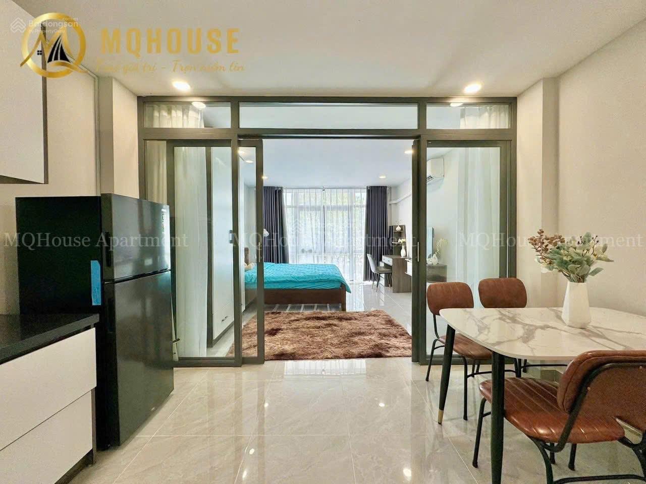 Không gian Căn hộ 1PN full nội thất cao cấp, ban công, thoáng mát Hai Bà Trưng gần Nhà Thờ Tân Định