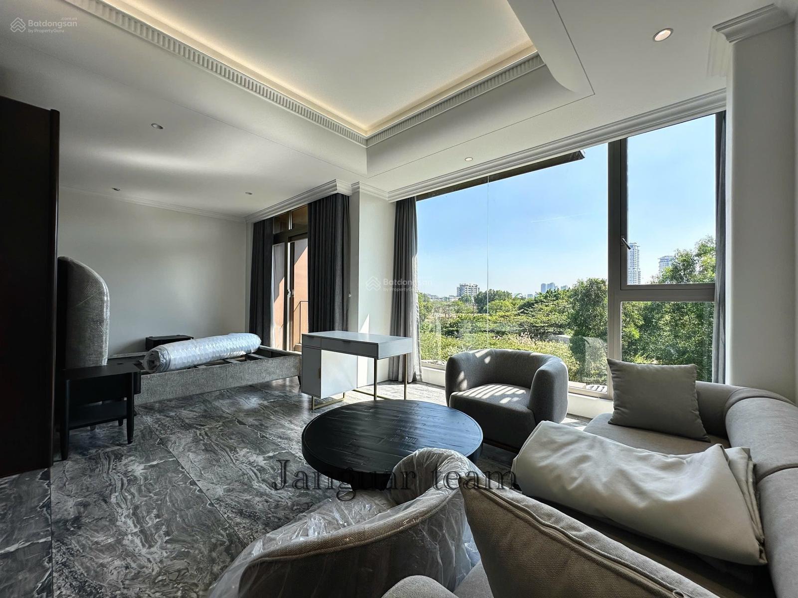 Không gian Cực phẩm căn hộ luxury - thiết kế riêng biệt độc đáo - nhiều ánh sáng - nằm trong khu compound