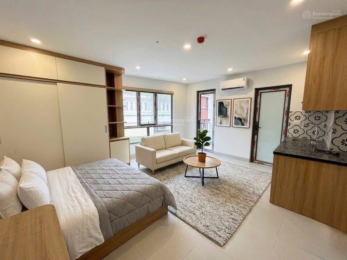 Không gian Phòng 40m2, cửa sổ trời lớn, ngay trung tâm Bình Thạnh, gần chợ Bà Chiểu, gần Q1, Q3, Phú Nhuận