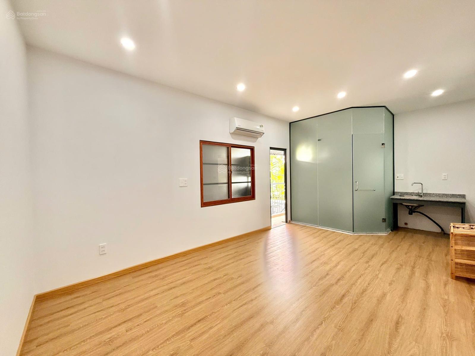 Không gian Khai trương studio ban công mới xây gần Trần Não