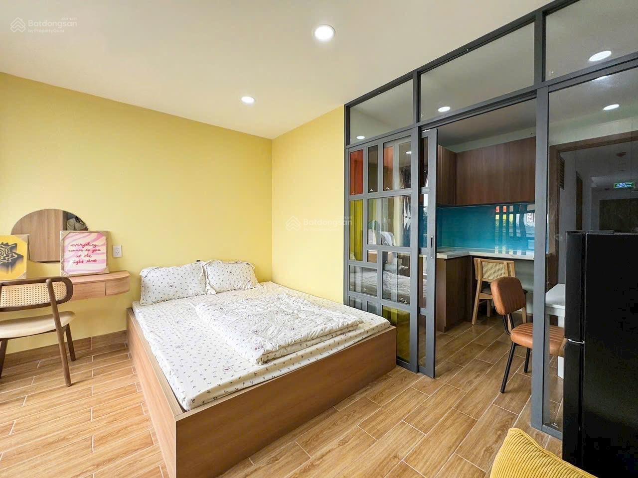 Không gian Studio ban công - tách bếp - mới đẹp - có thang máy - gần CV Làng Hoa - chỉ 6,xtr/th