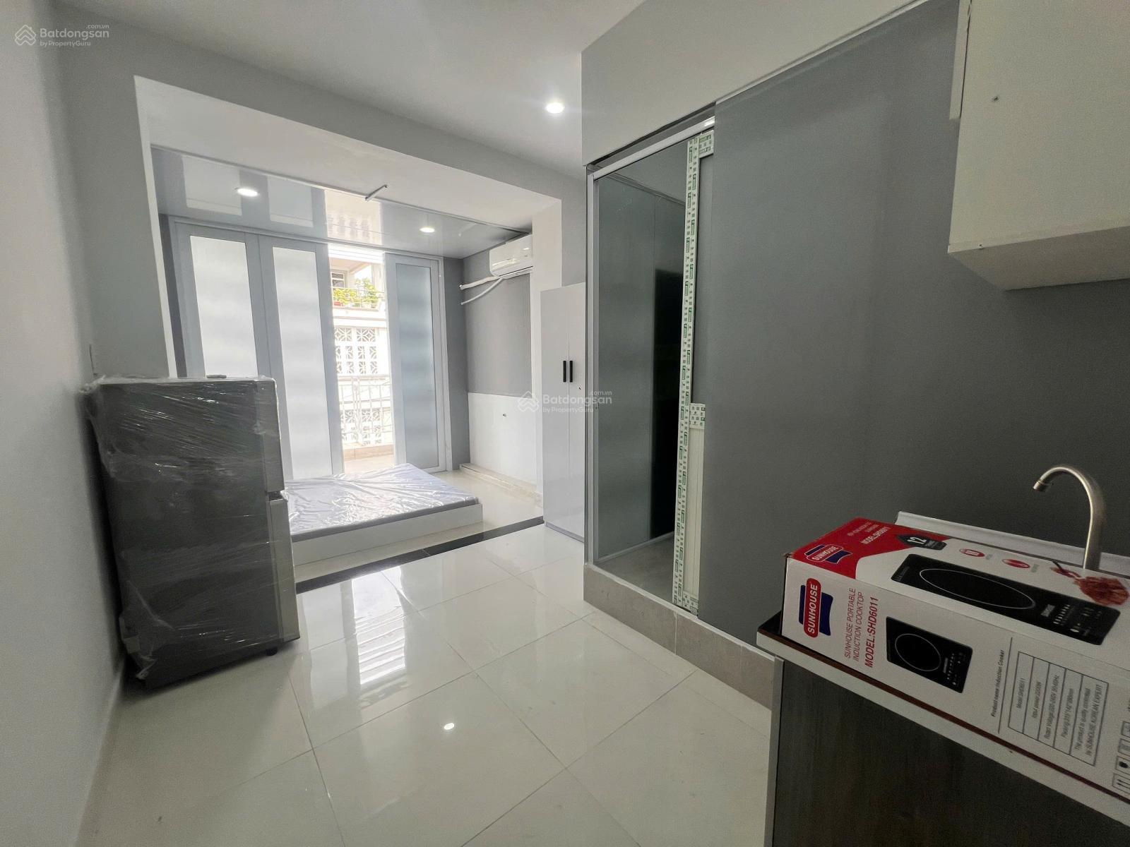 Không gian Cho thuê phòng trọ Quận 10 gần Vạn Hạnh Mall, Huflit, full nội thất có ban công, máy giặt riêng
